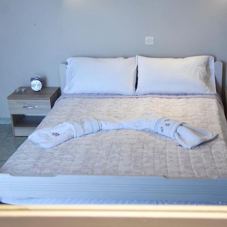 Anemomylos Apartments Lixouri Esterno foto