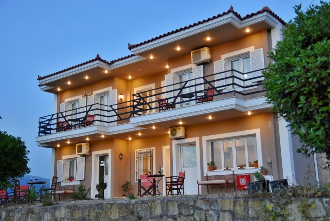 Anemomylos Apartments Lixouri Esterno foto