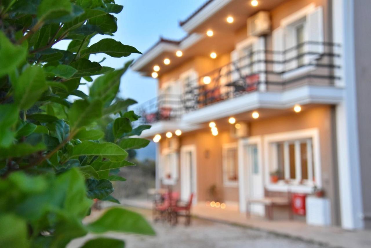 Anemomylos Apartments Lixouri Esterno foto