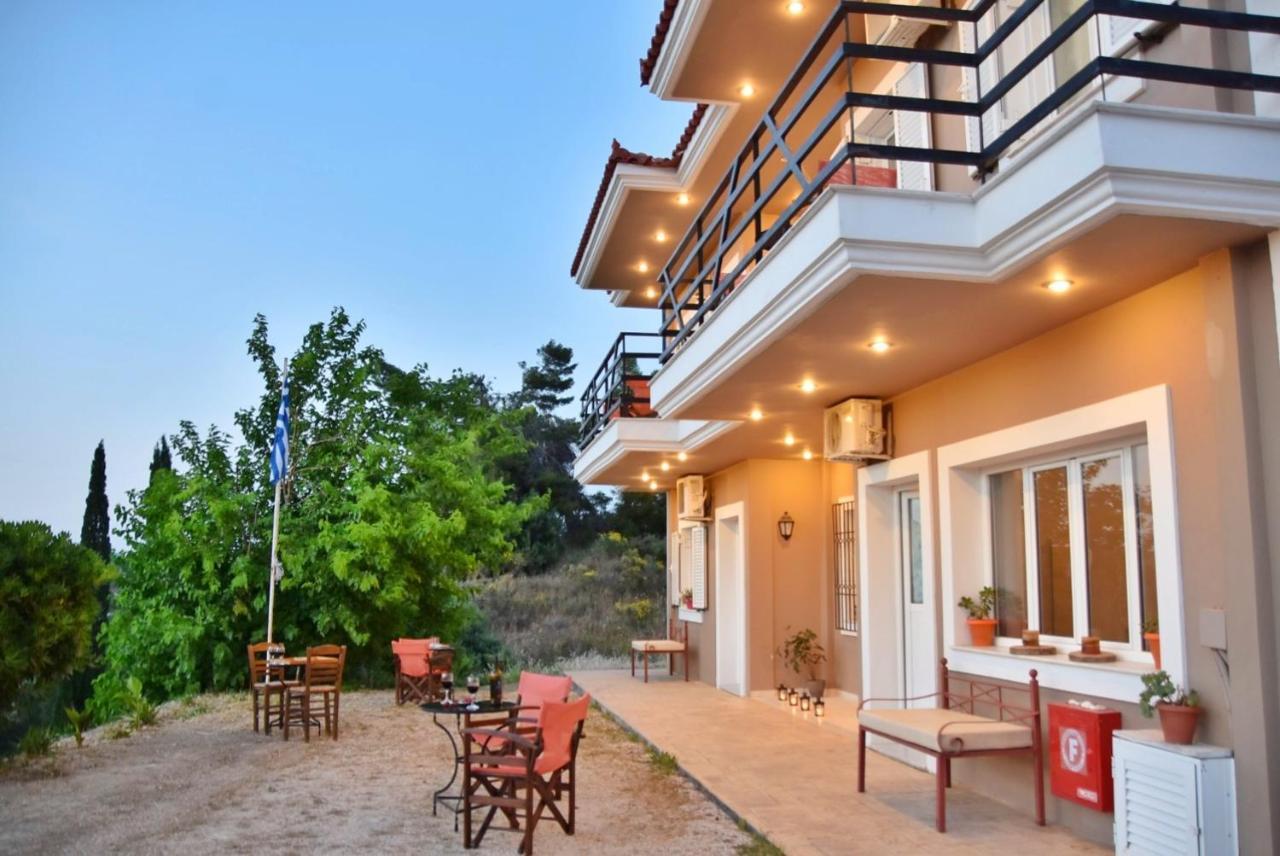 Anemomylos Apartments Lixouri Esterno foto
