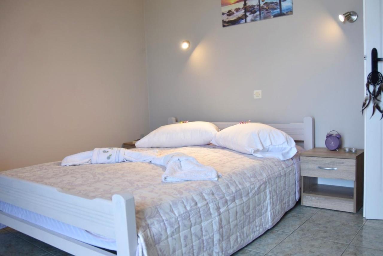 Anemomylos Apartments Lixouri Esterno foto