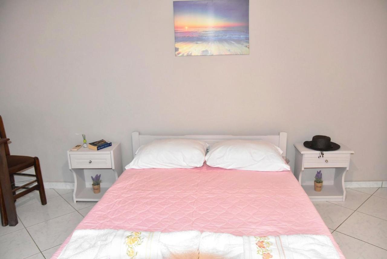 Anemomylos Apartments Lixouri Esterno foto