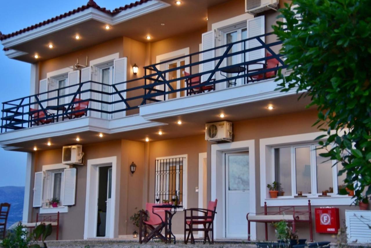 Anemomylos Apartments Lixouri Esterno foto